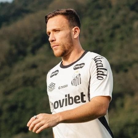 ARTHUR LESIONADO